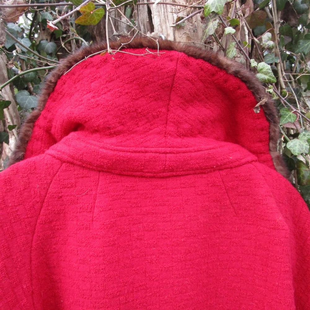 vintage 1960s Rothmoor red wool coat with mink collar, Mary Tyler Moore, b 40 - Picture 7 of 11